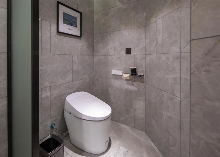 Queen Suite